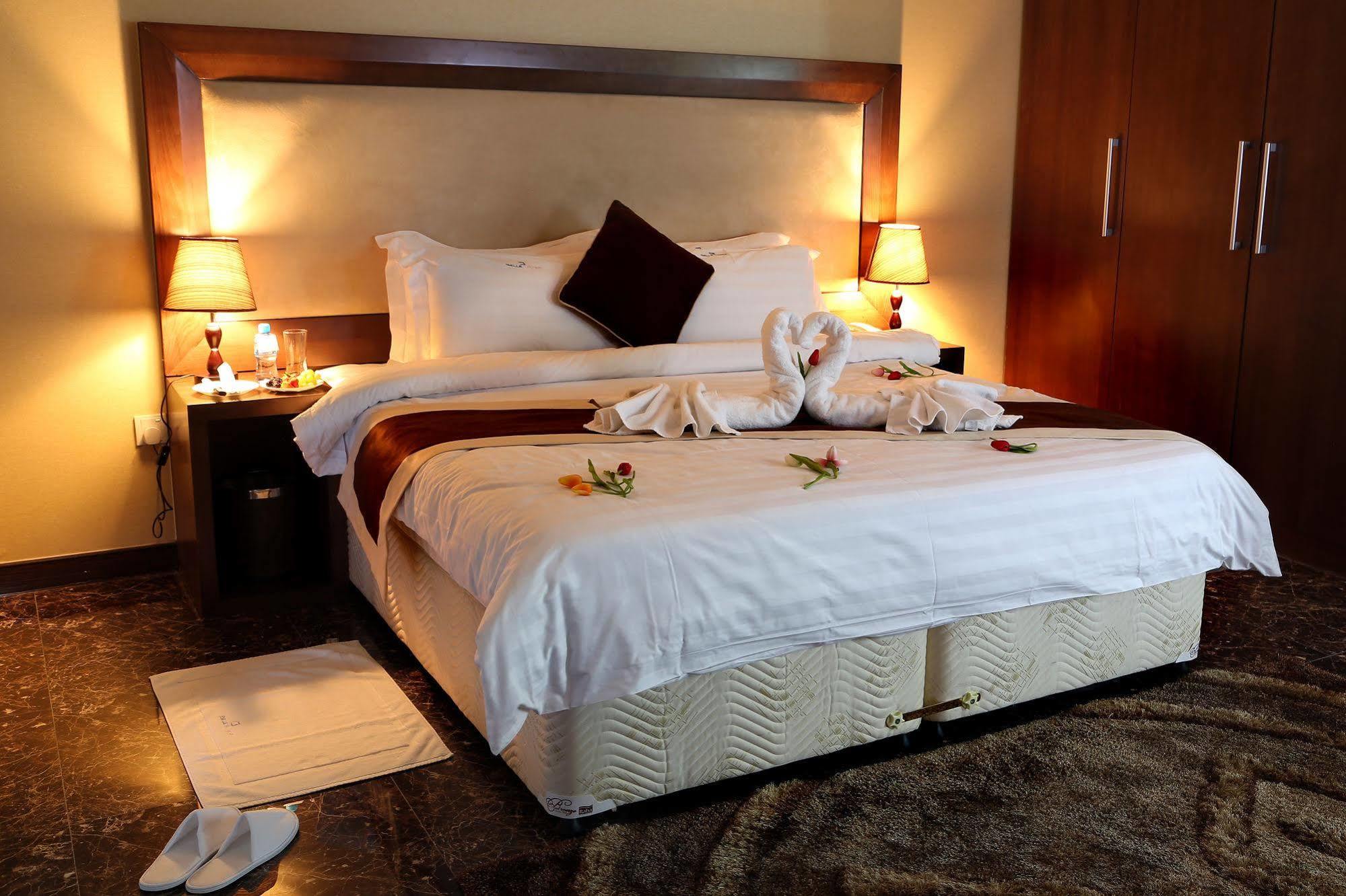 Belle Tower Luxury Apartments Манама Екстер'єр фото