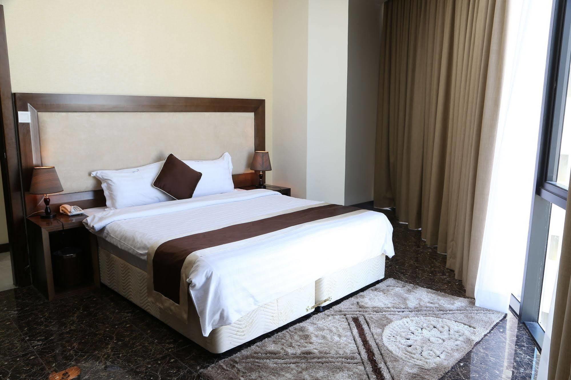 Belle Tower Luxury Apartments Манама Екстер'єр фото