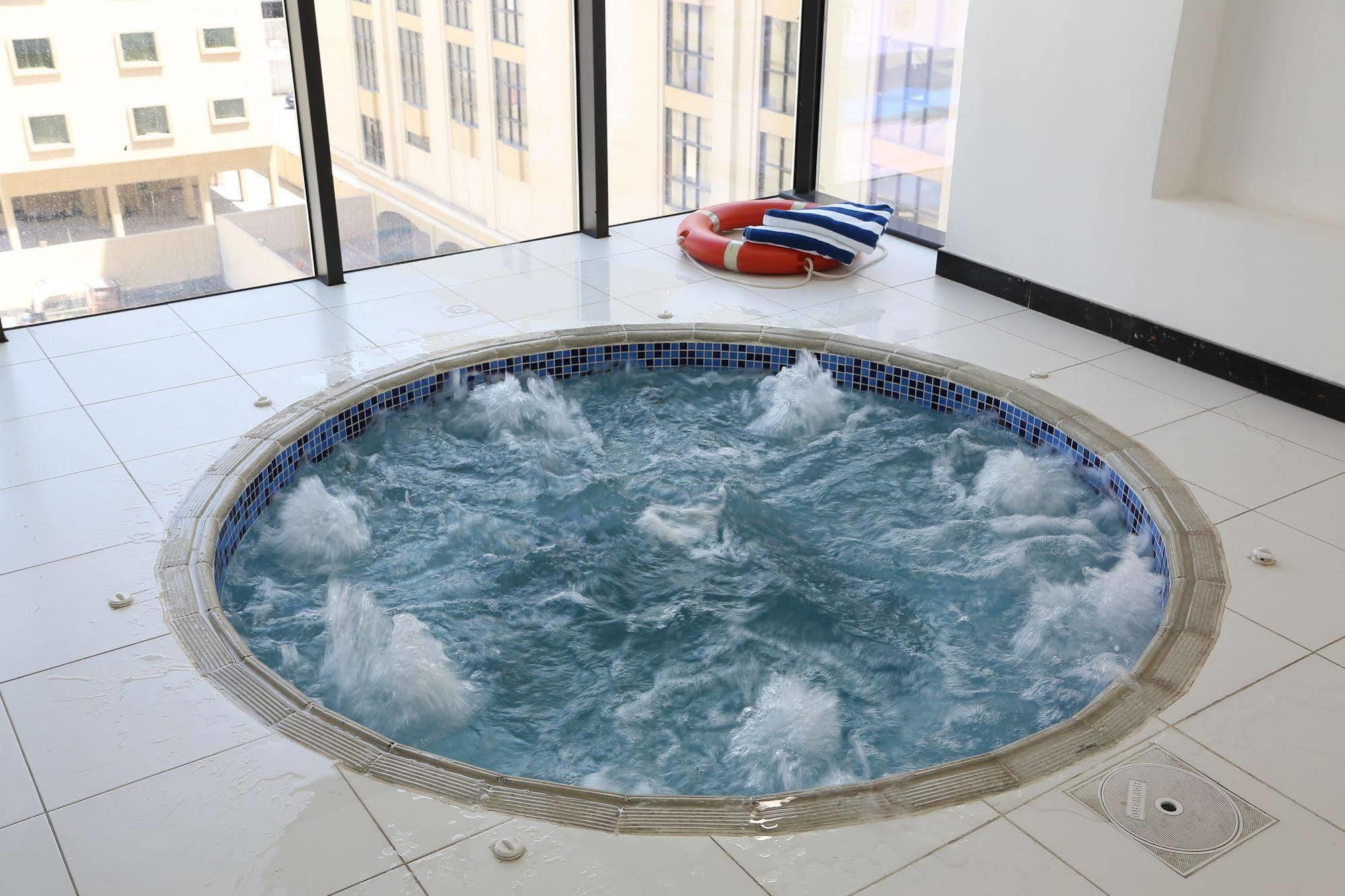 Belle Tower Luxury Apartments Манама Екстер'єр фото